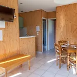 Marina Holyder Holiday home Giffaumont-Champaubert