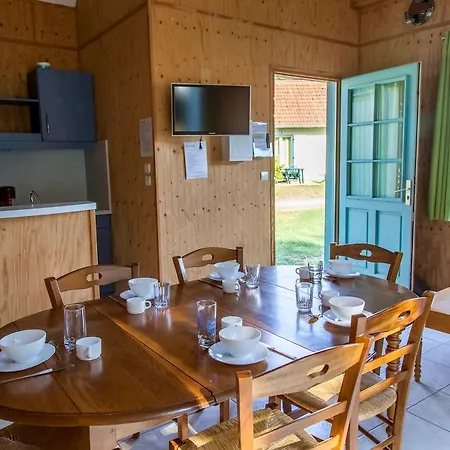 哈利德滨海酒店