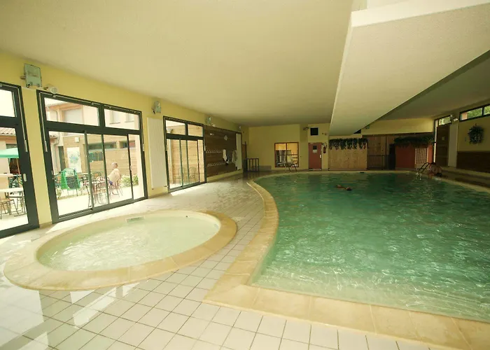 בית נופש Marina Holyder ז'יפמוגיפומון-שמפובר